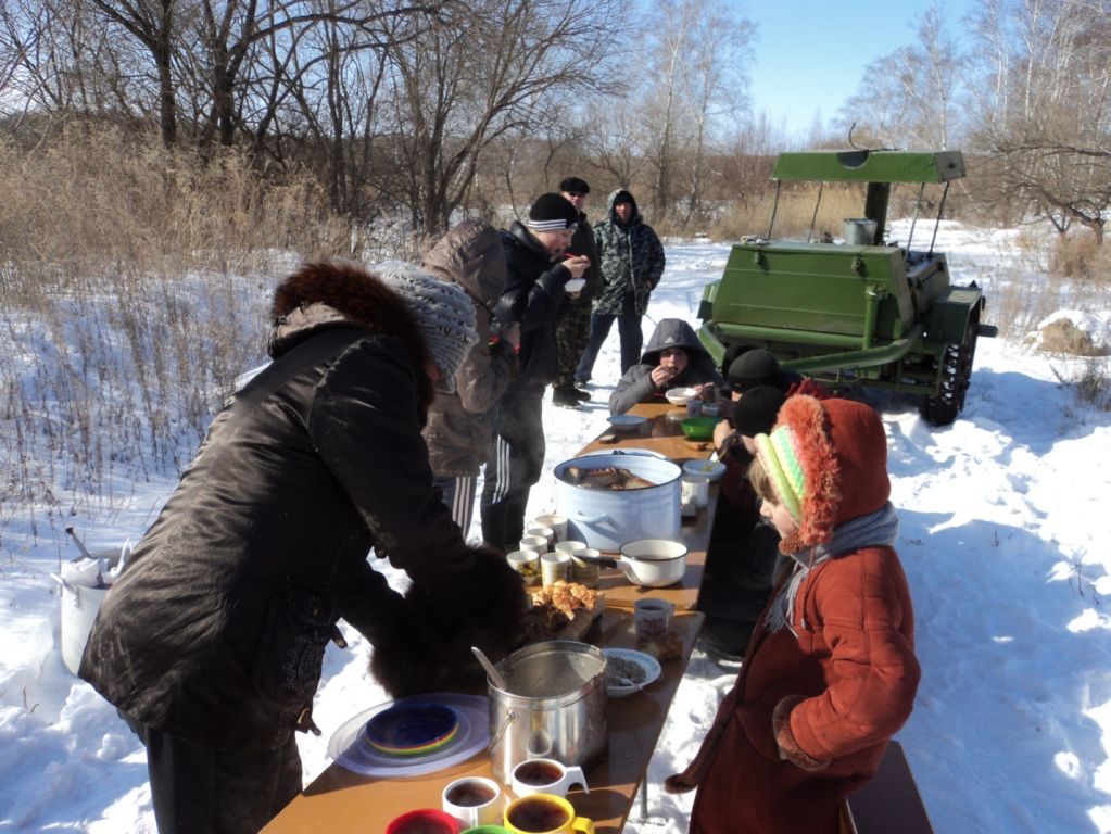 Нет ничего вкуснее чем пища с полевой солдатской кухни, особенно после успешного выступления на спортивных мероприятиях.